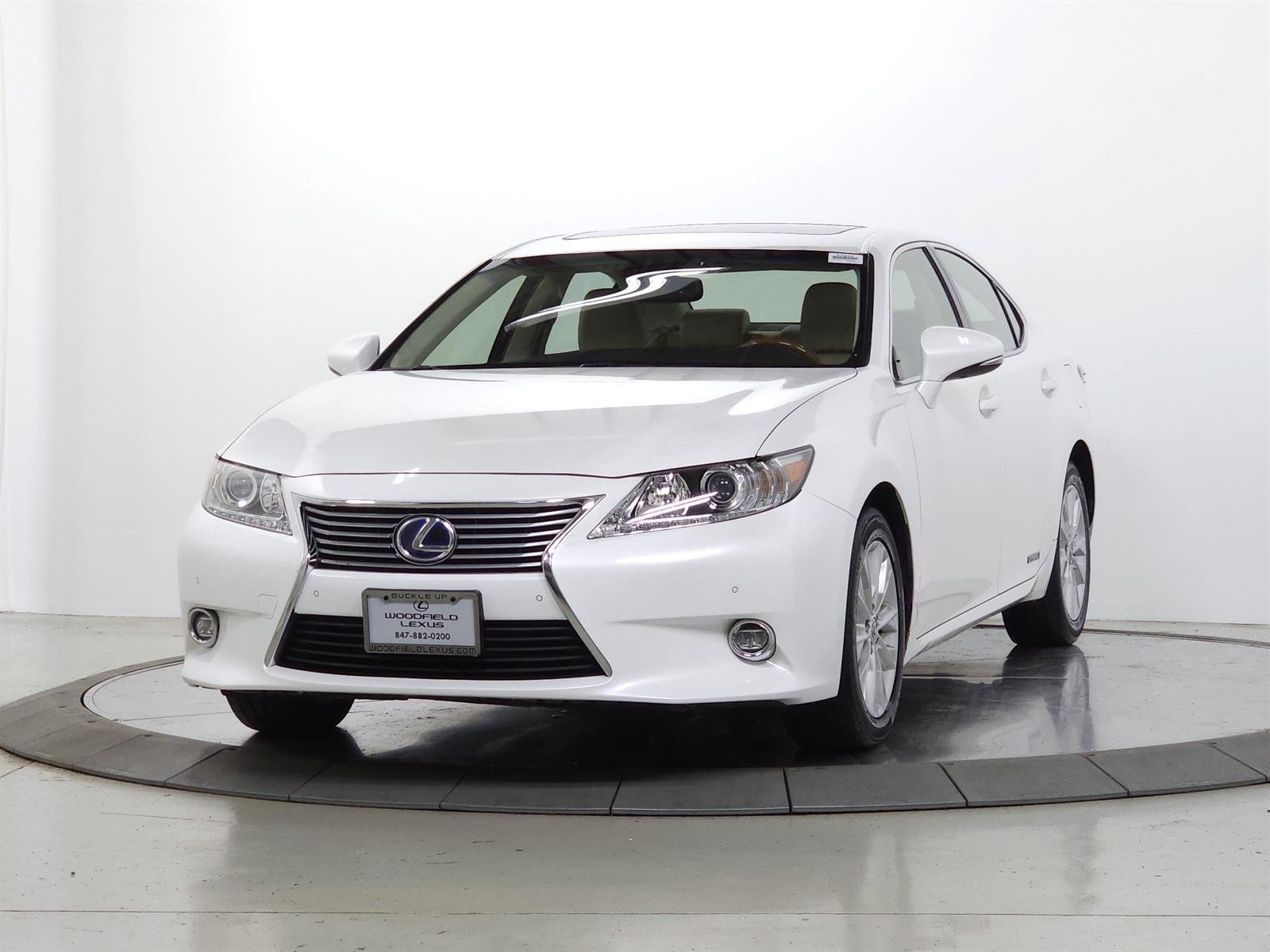 Used 2014 White Lexus  image 3