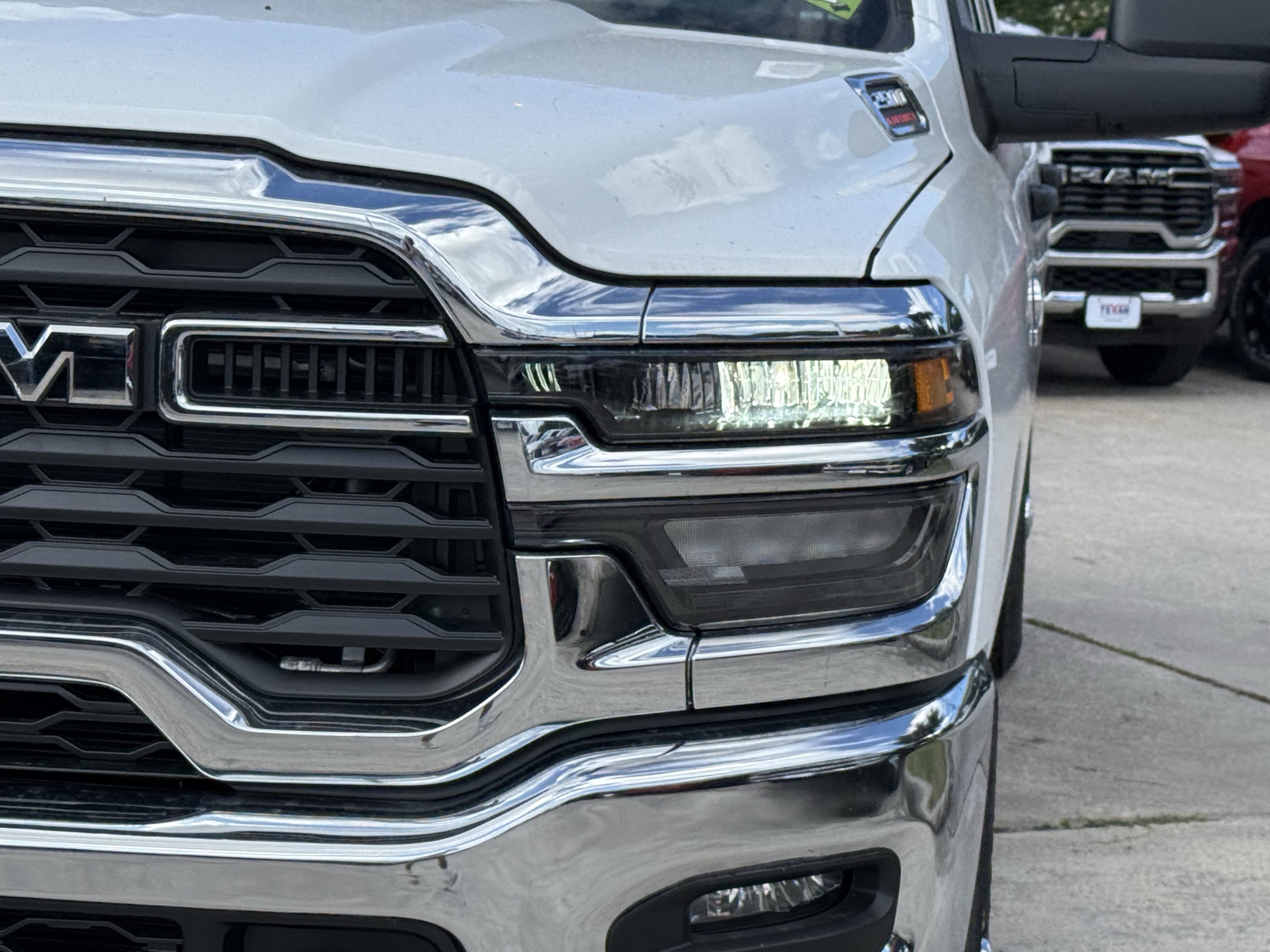 New 2026 Bright White Clear-Coat Exterior Paint RAM Tradesman image 7