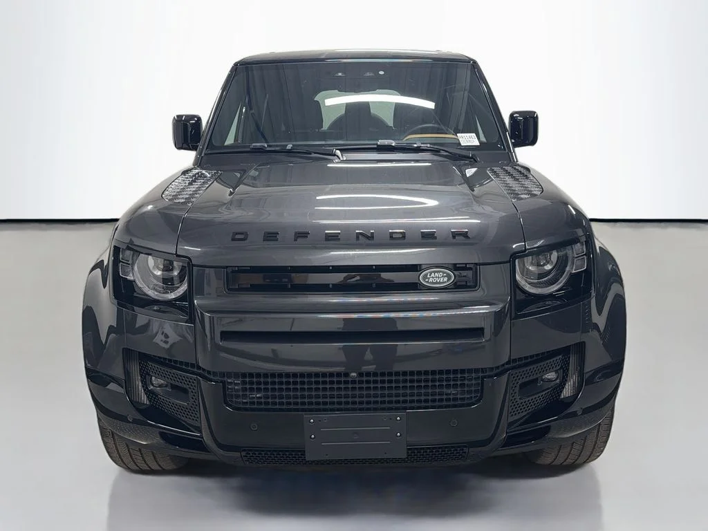 Certified Used 2024  Land Rover X-Dynamic SE image 6