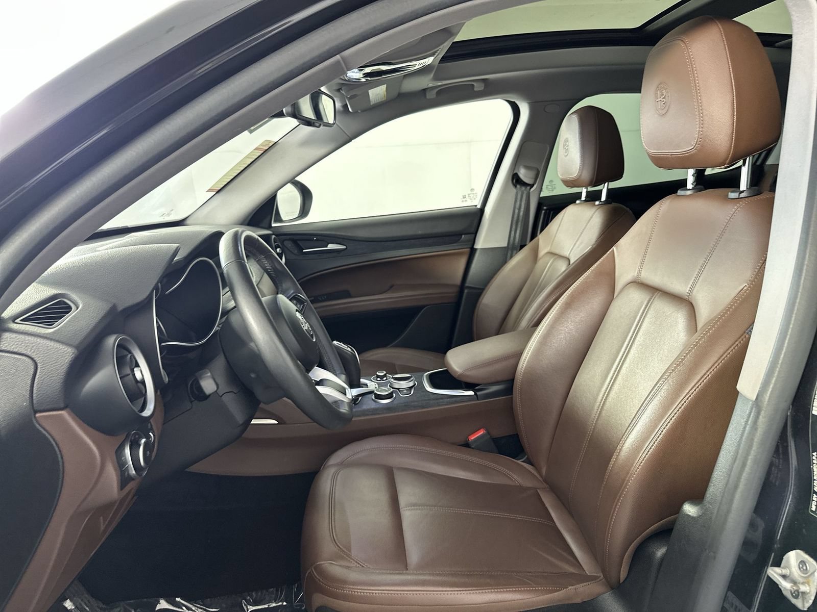 Used 2020 Black Alfa Romeo Base image 11