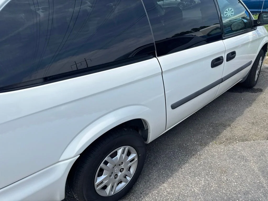 Used 2007 White Dodge SE image 3