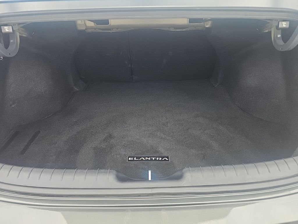 2024 Hyundai Elantra SEL - Photo 37