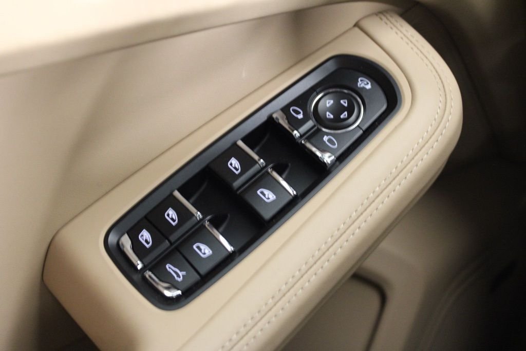 Used 2026 Gentian Blue Metallic Porsche  image 18