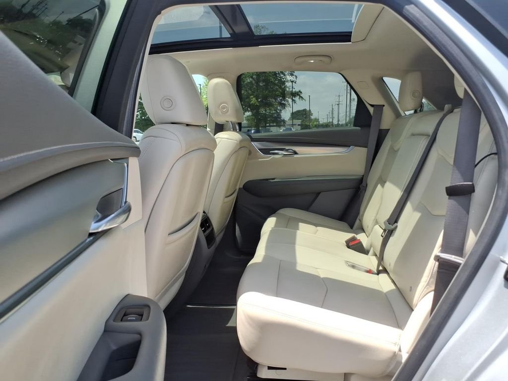 Used 2018 Silver Cadillac Luxury image 11
