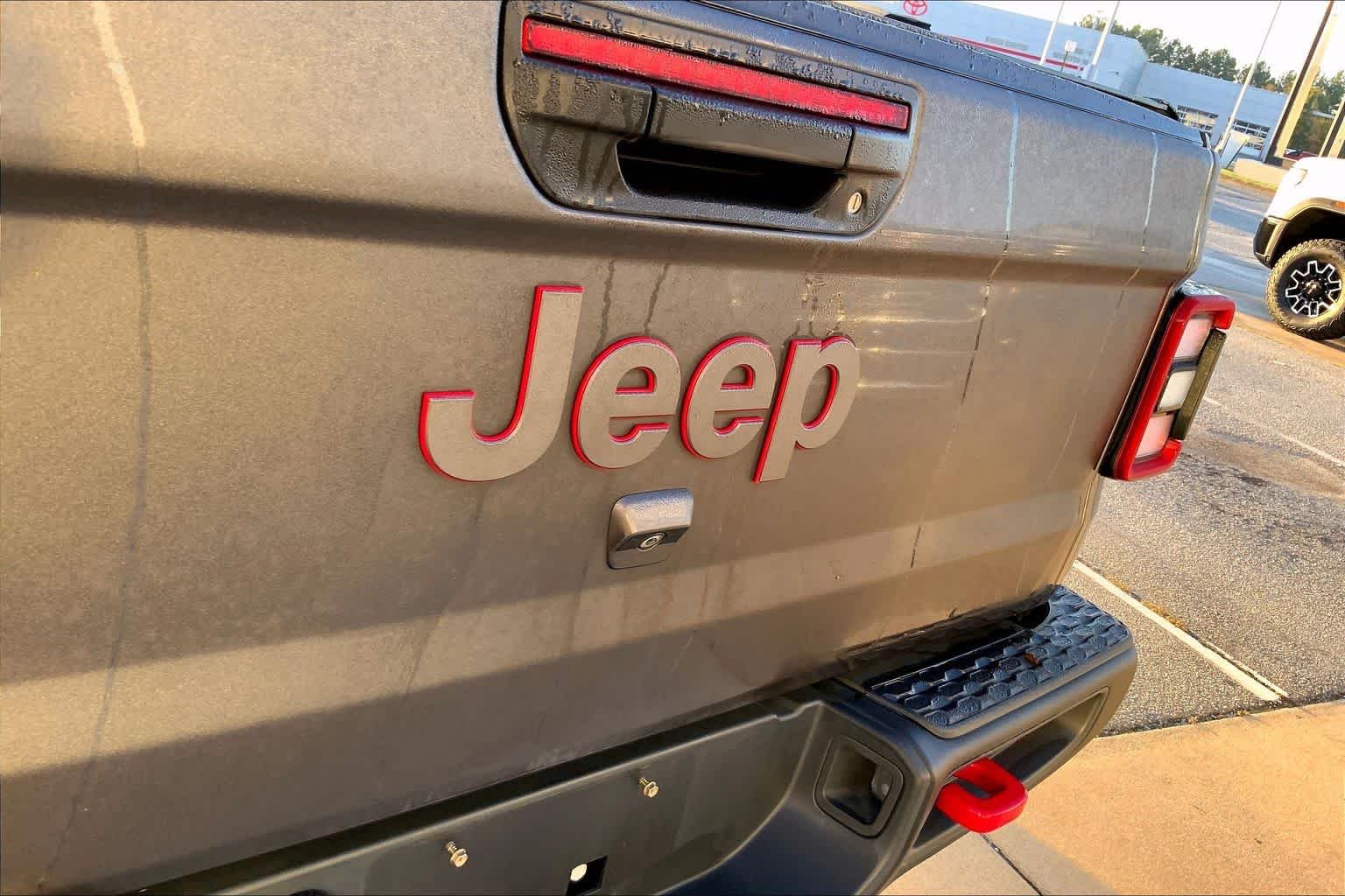 Used 2023 Granite Crystal Metallic Clearcoat Jeep Rubicon image 28