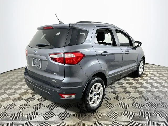 Used 2020 Blue Ford SE image 3