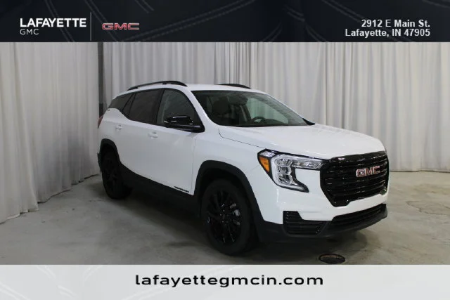 Used 2023 SUMMIT WHITE GMC SLE image 1