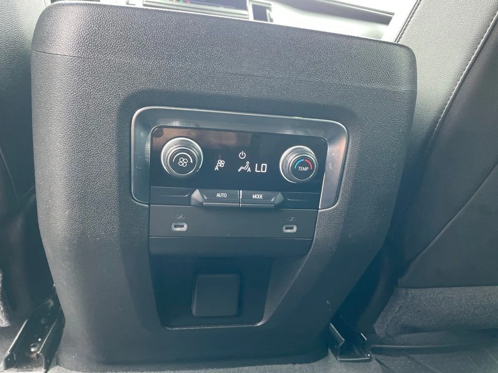 Used 2021 Gray Chevrolet Z71 image 12