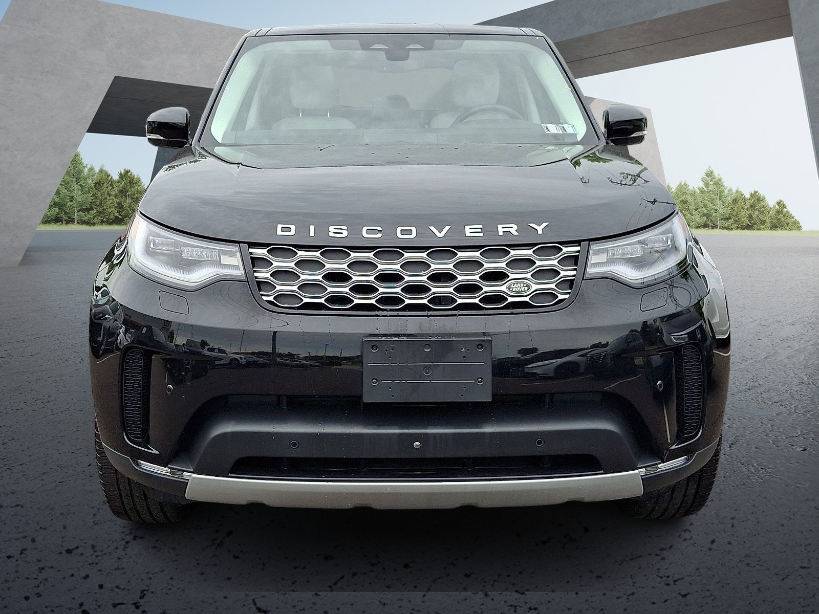 Used 2025 Black Land Rover S image 1