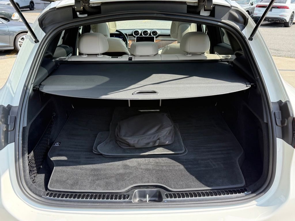 Used 2025 White Mercedes-Benz GLC 350e image 19