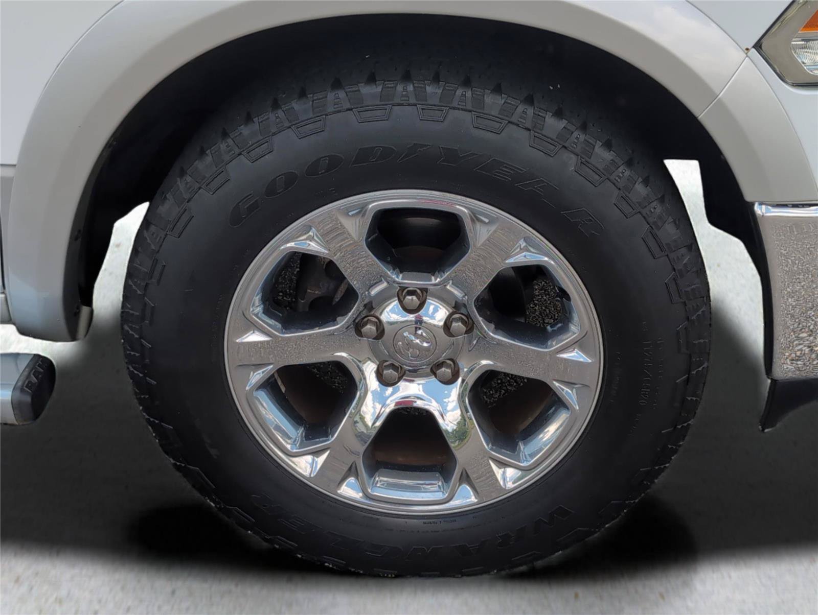 Used 2015 Bright White Clearcoat Ram Laramie image 6