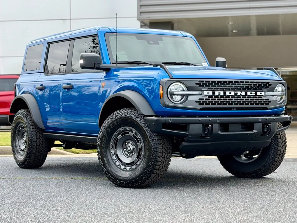 Used 2025 Blue Ford Badlands image 2