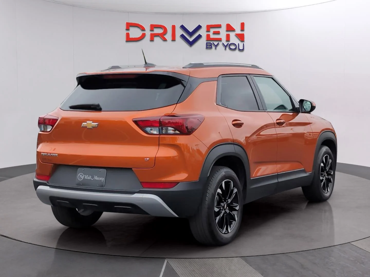 Used 2023 Vivid Orange Metallic Chevrolet LT image 5