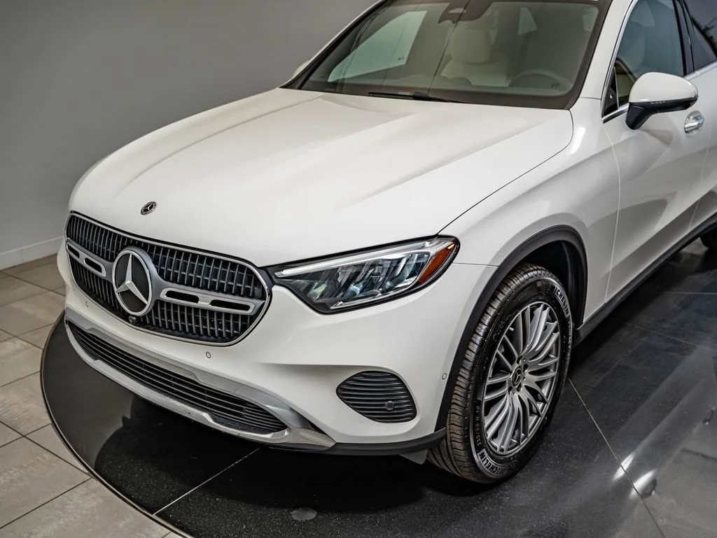 New 2027 Polar White Mercedes-Benz GLC 300 image 14