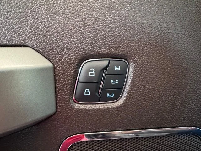 Used 2021 Red Ford King Ranch image 11