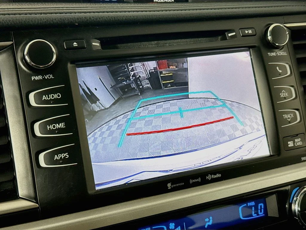 Used 2019 Blizzard Pearl Toyota XLE image 15