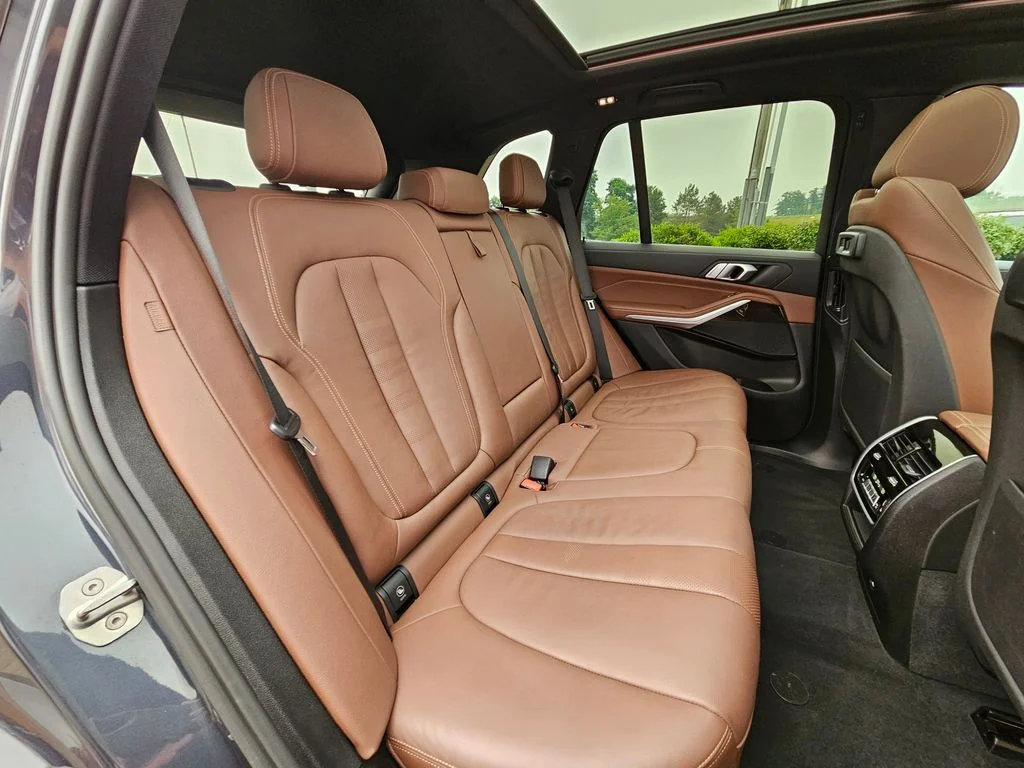 Used 2020 Arctic Grey Metallic BMW xDrive40i image 21