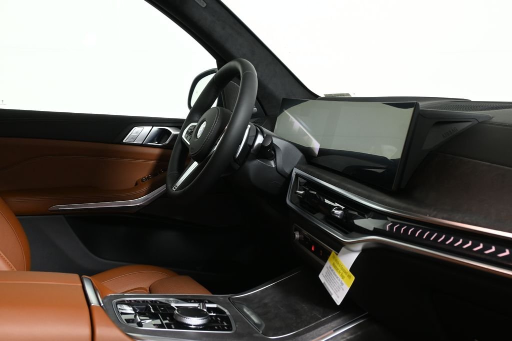 Used 2027 Black Sapphire Metallic BMW xDrive40i image 34
