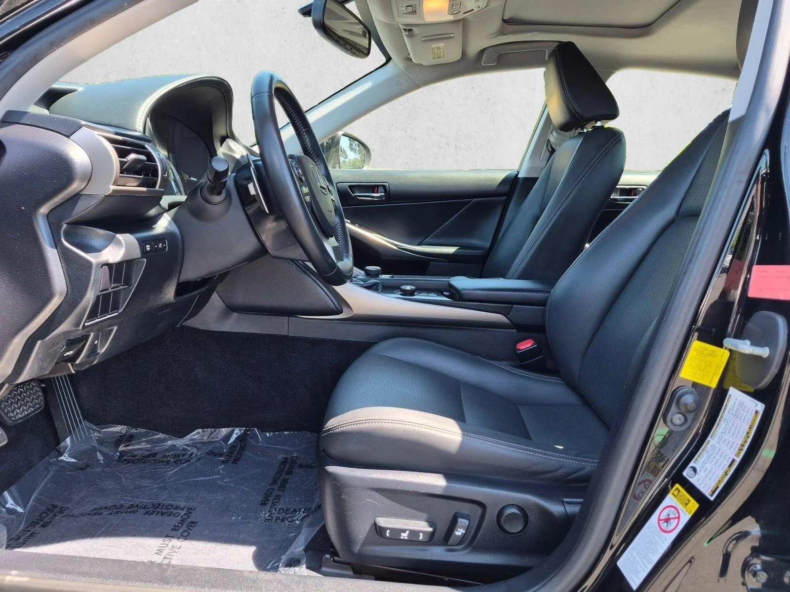 Used 2014 Obsidian Lexus  image 16