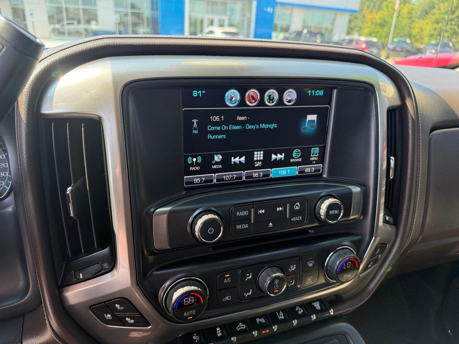 Used 2019 Iridescent Pearl Tricoat Chevrolet LTZ image 9