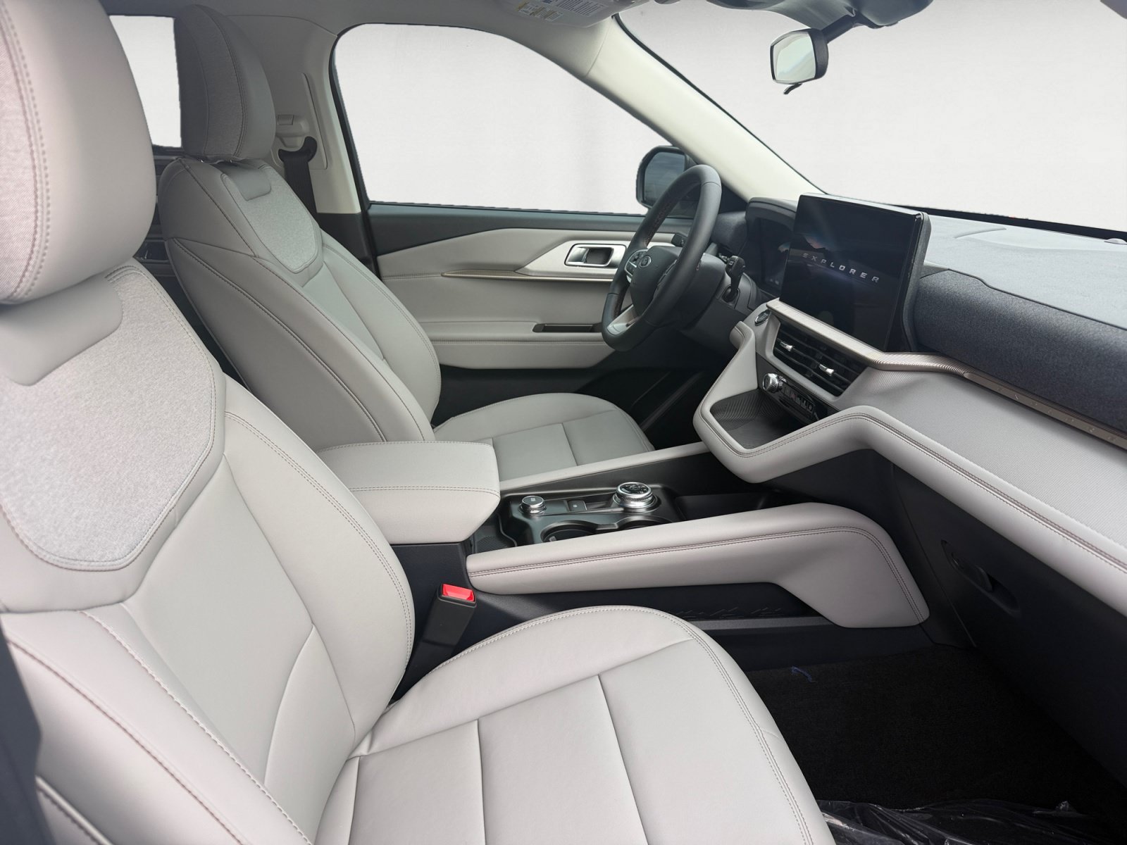 New 2026 Star White Metallic Tri-Coat Ford Active with 200A Pkg image 15