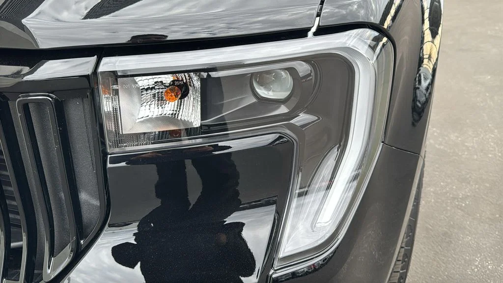 New 2026 Shadow Black Ford Maverick Lobo™ image 4
