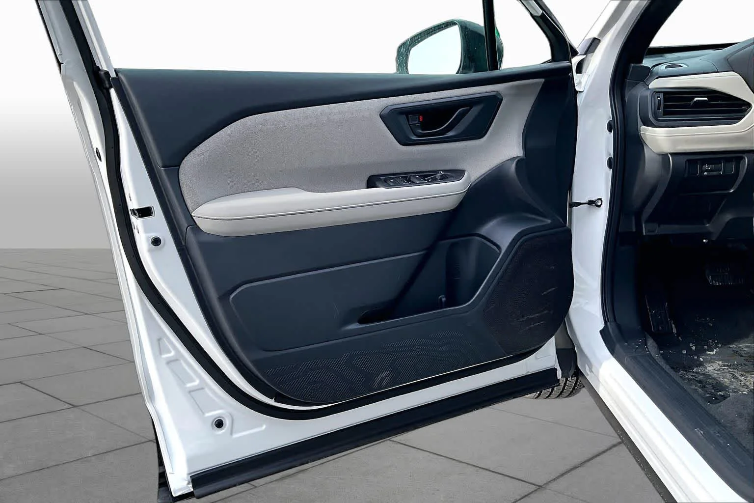 New 2026 Crystal White Pearl Subaru  image 10