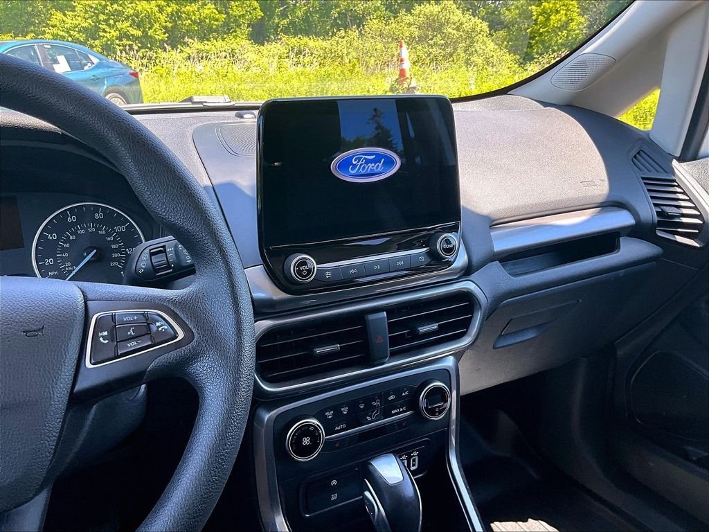 Used 2022 Silver Ford SE image 25