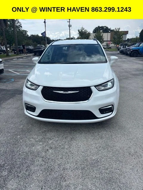 Used 2022 White Chrysler Touring L image 1