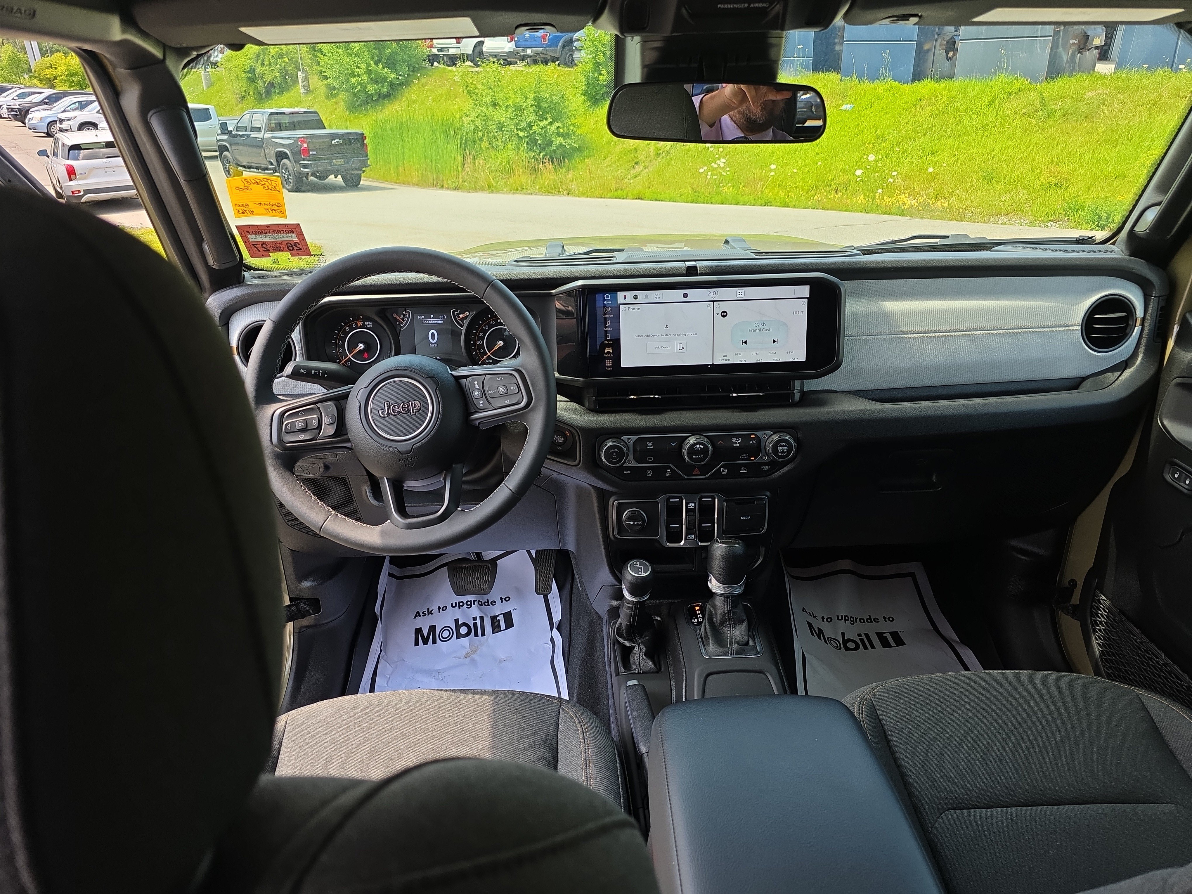 Used 2025 41 Jeep Sport S image 11