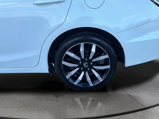 Used 2014 White Honda EX-L image 32