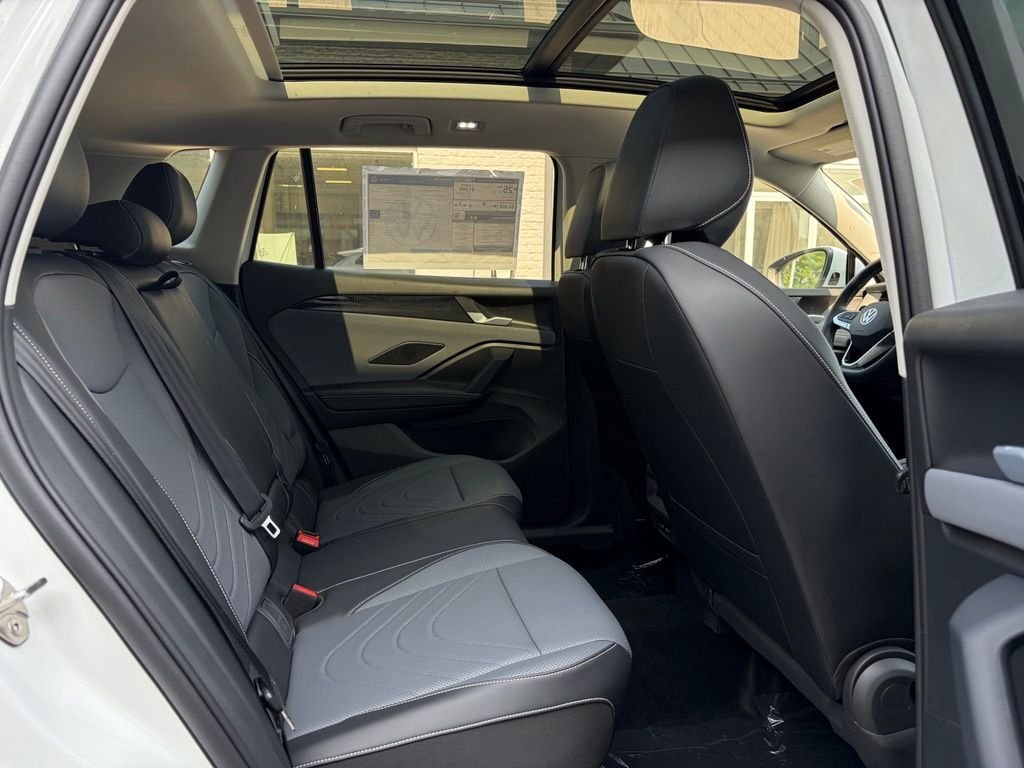 New 2026 Pure White Volkswagen 2.0T SE image 16