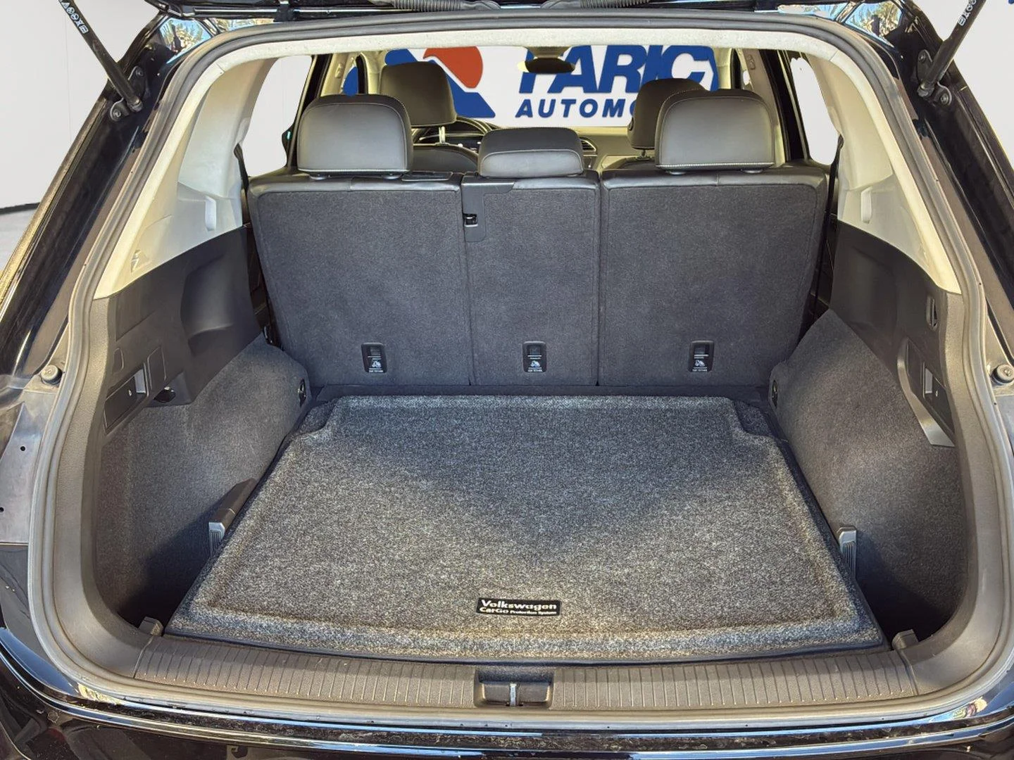 Used 2023  Volkswagen SE image 15