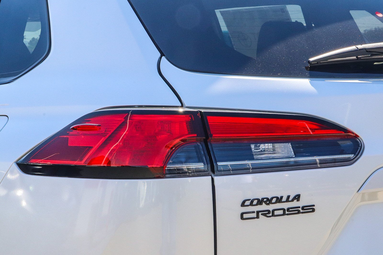 New 2026 Wind Chill Pearl Toyota XLE image 9