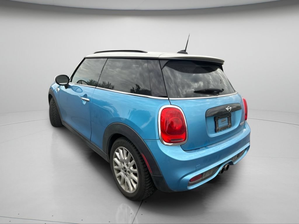 Used 2016 Electric Blue Metallic MINI Base image 9