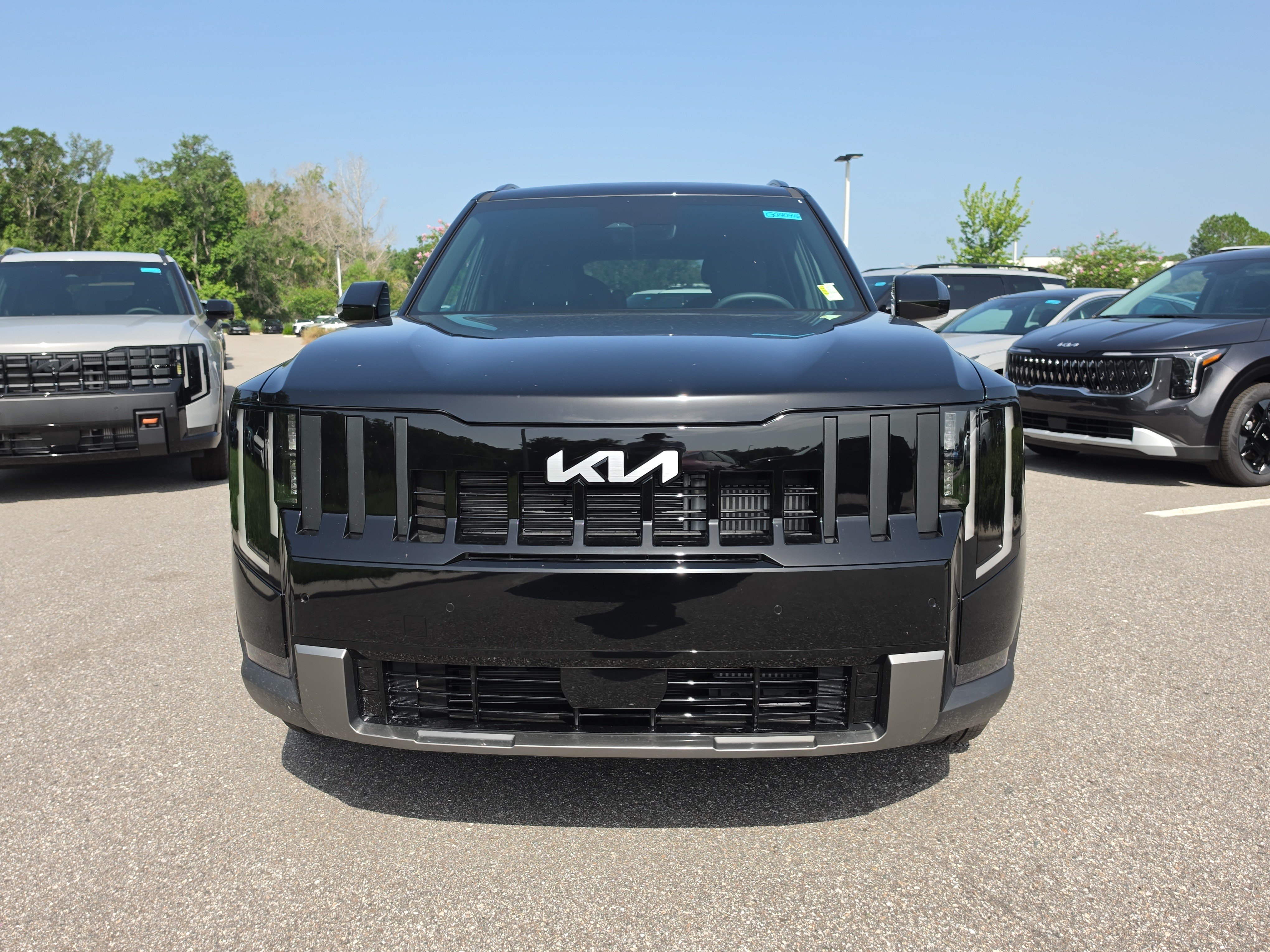 New 2027 Ebony Black Kia S image 3