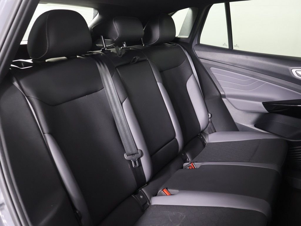 Used 2023 Gray Volkswagen Pro S image 33