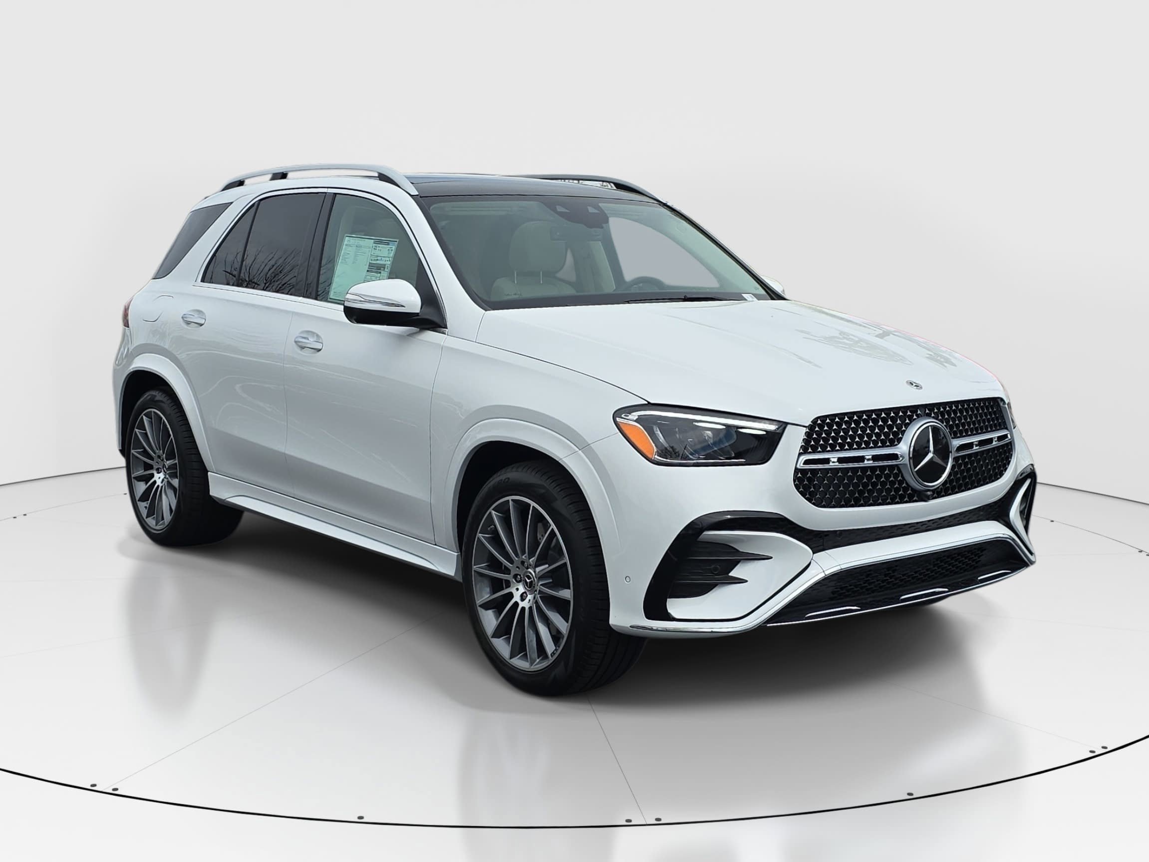 New 2026 MANUFAKTUR Moonlight White Metallic Mercedes-Benz GLE350 image 3