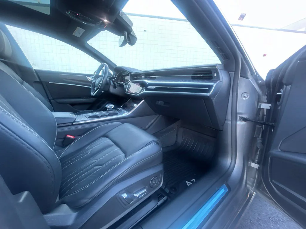 Used 2020  Audi 3.0T Prestige image 41