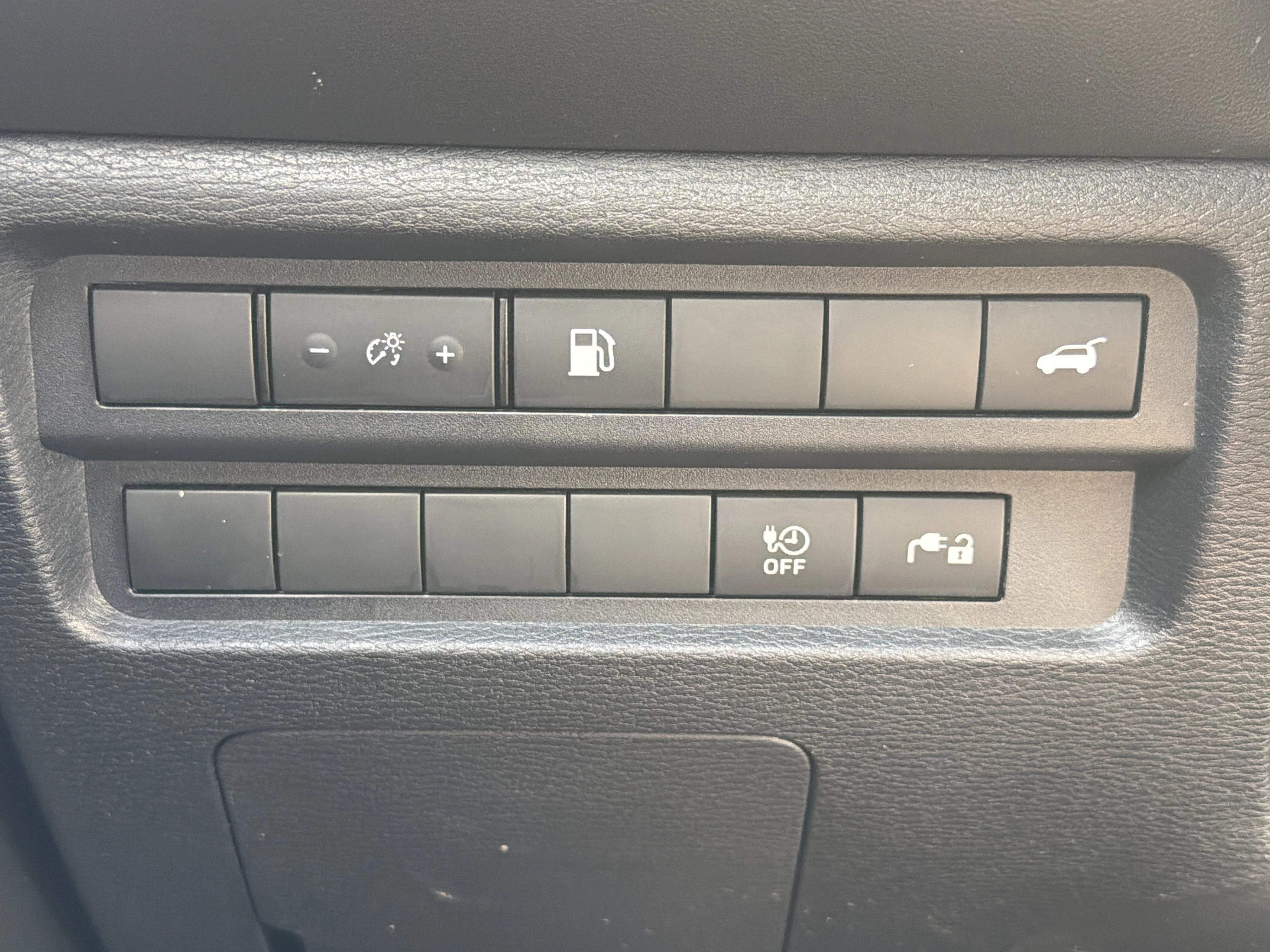 Used 2025 Red Diamond Mitsubishi SE image 23