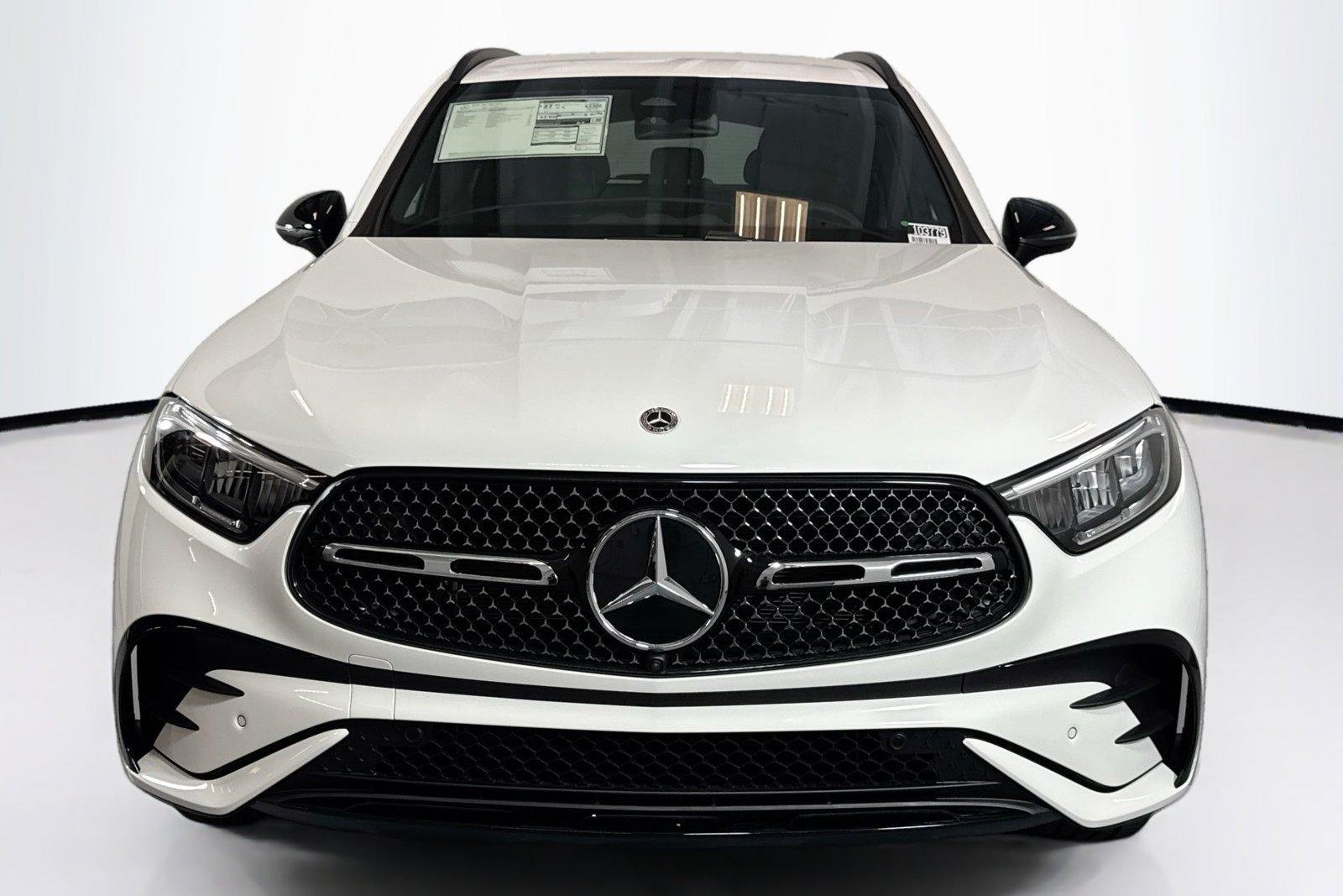 New 2026 Polar White Mercedes-Benz GLC 300 image 2