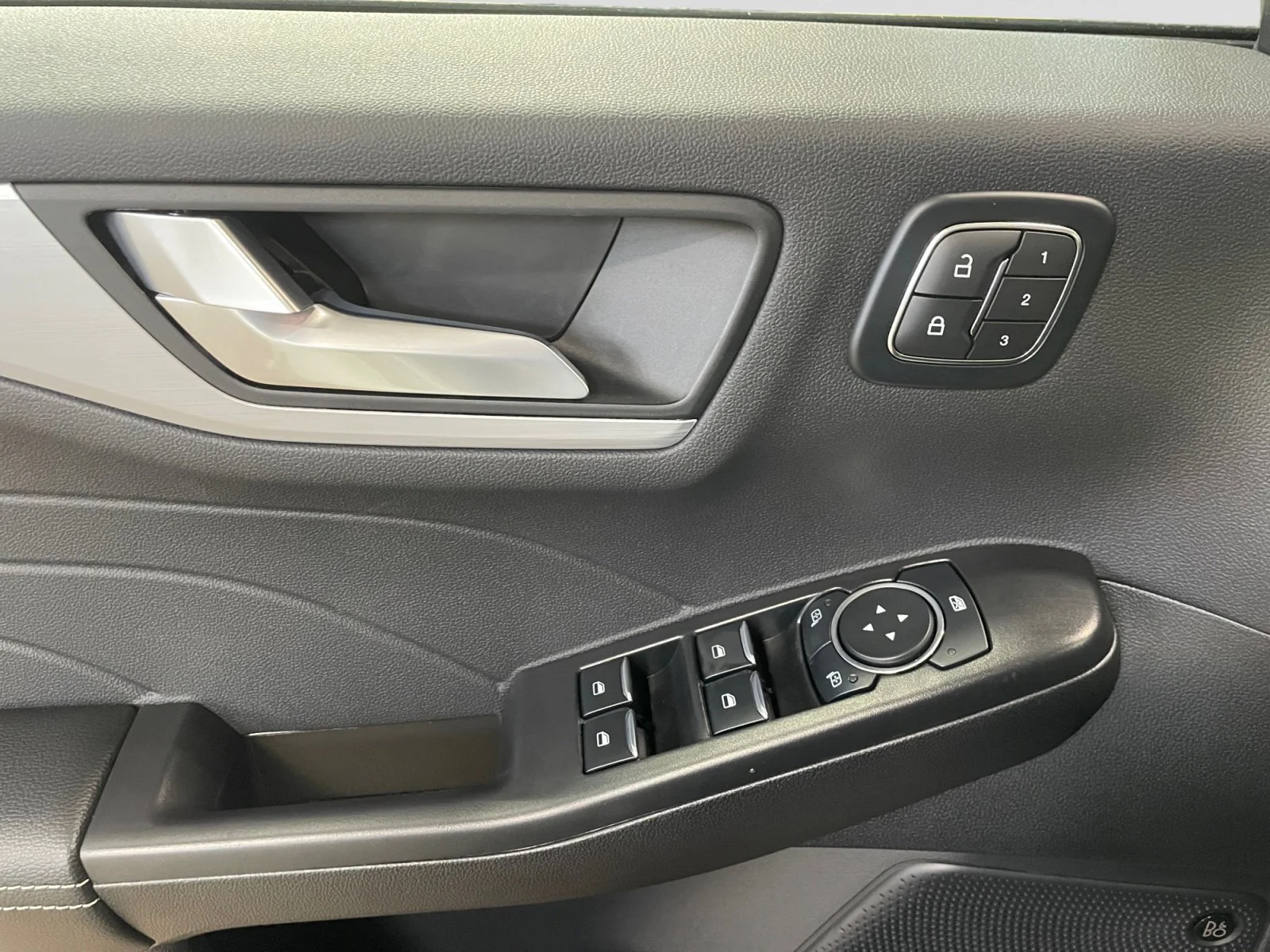 New 2026 Star White Metallic Tri-Coat Ford PHEV image 13