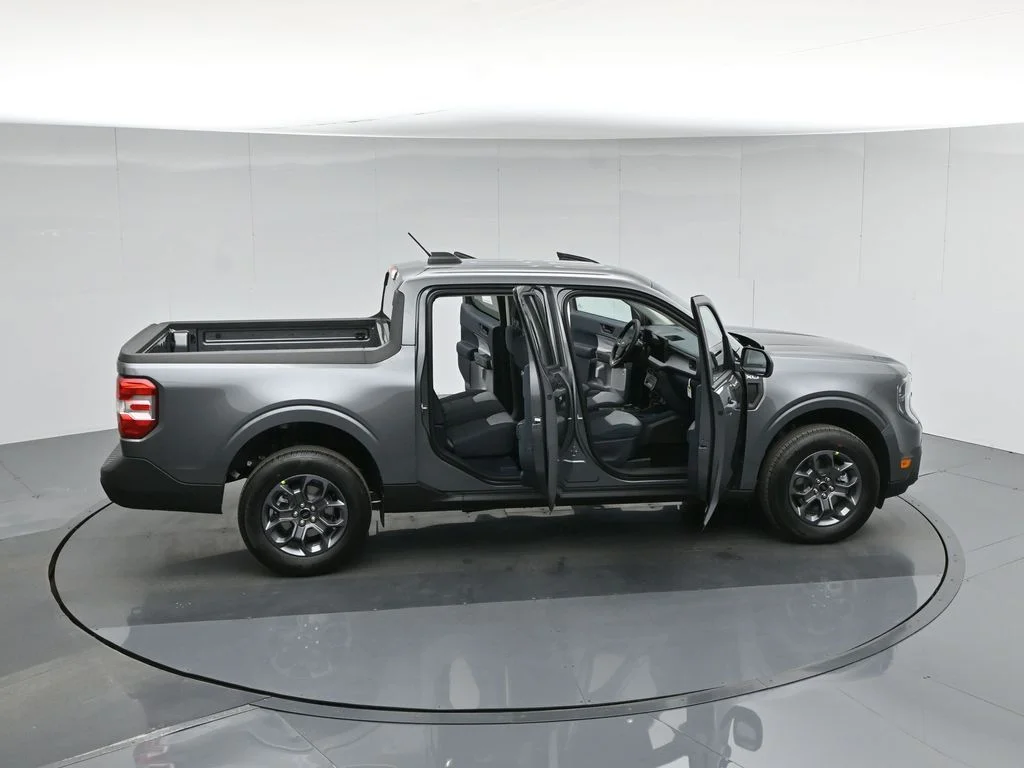 New 2026 Carbonized Gray Metallic Ford XLT image 41