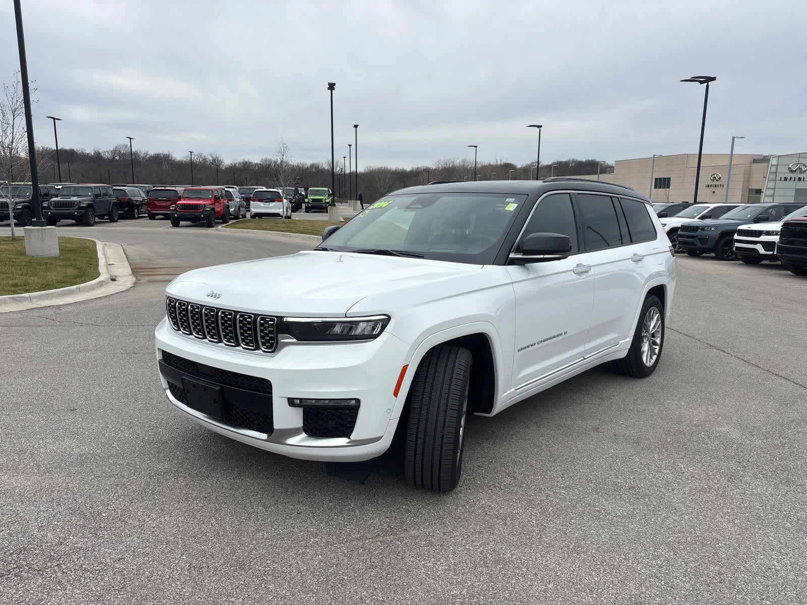 Used 2024 Bright White Clearcoat Jeep Summit image 4