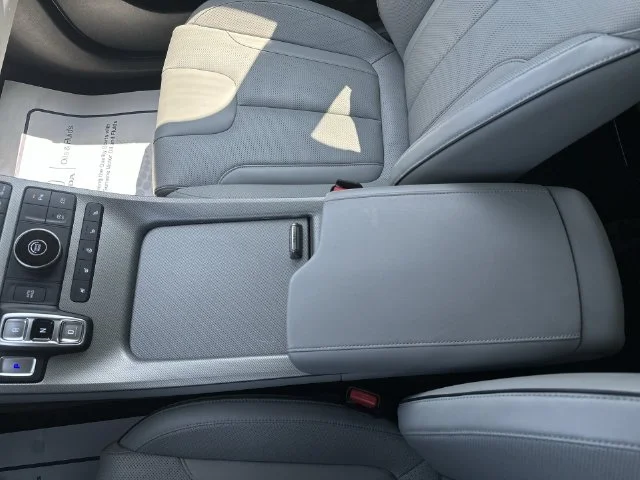 Used 2024 Red Hyundai SEL image 26