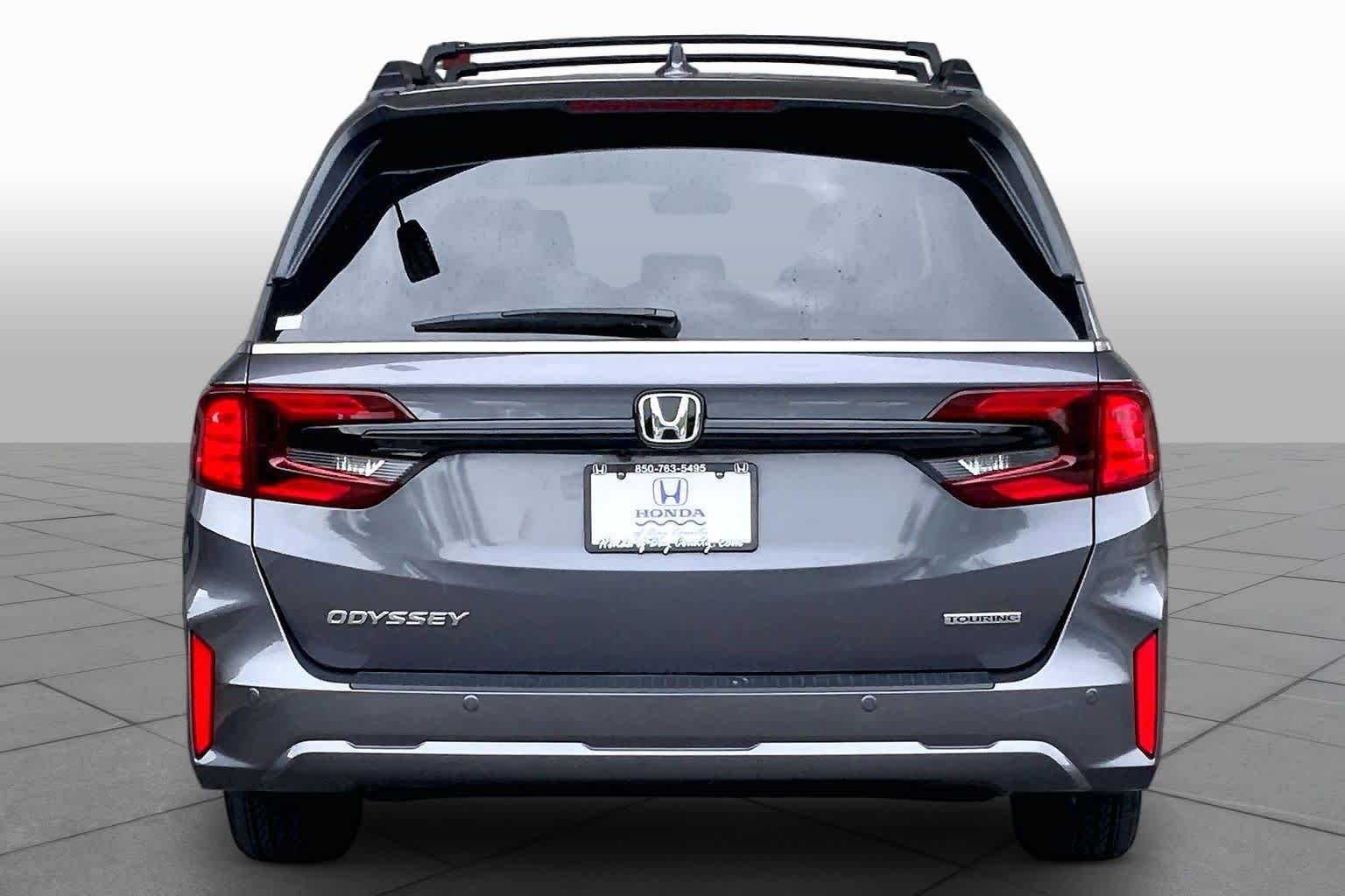 Used 2025 Modern Steel Metallic Honda Touring image 5