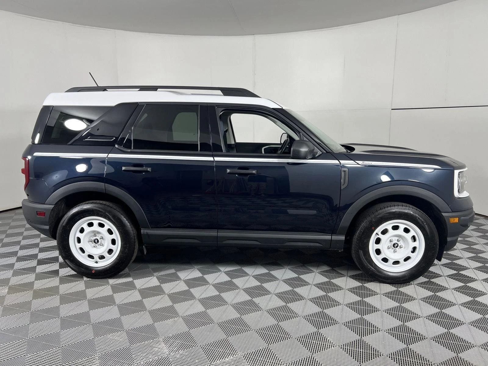 Used 2023 Alto Blue Metallic Tinted Clearcoat Ford Heritage image 11