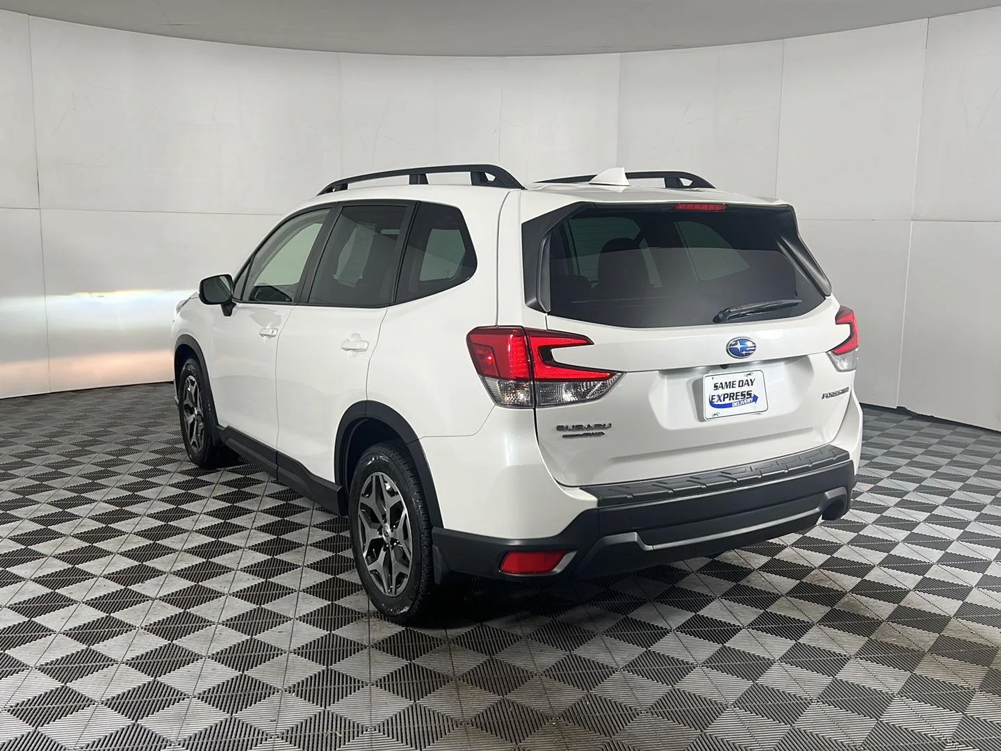 Used 2023 Crystal White Pearl Subaru Premium image 6