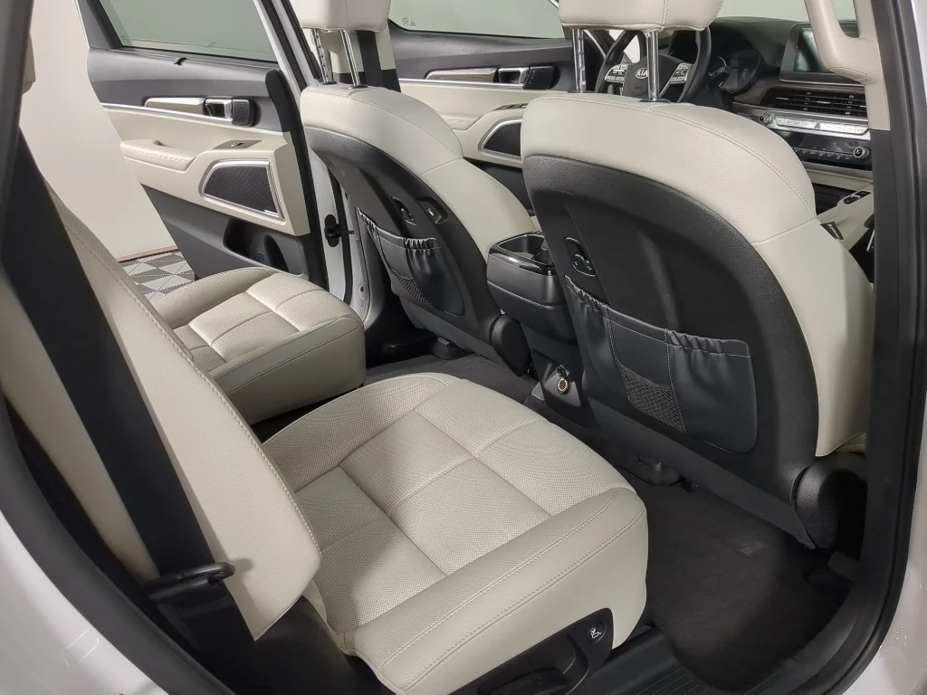 Used 2020 White Kia SX image 23