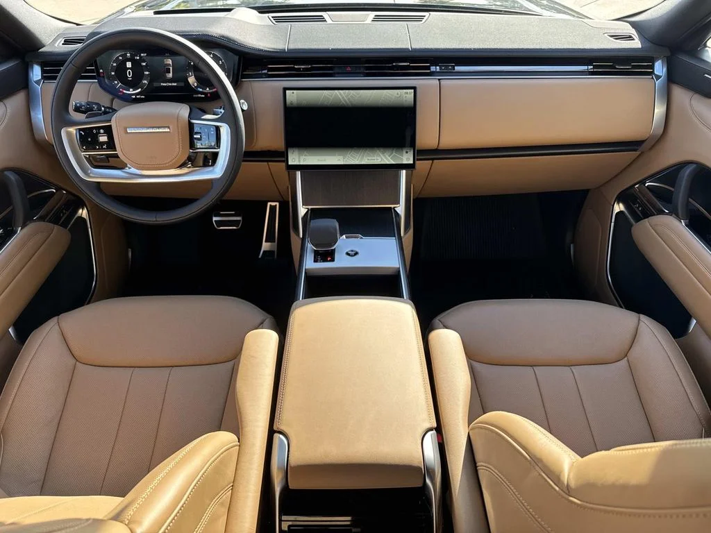 New 2026 Santorini Black Land Rover SE image 9